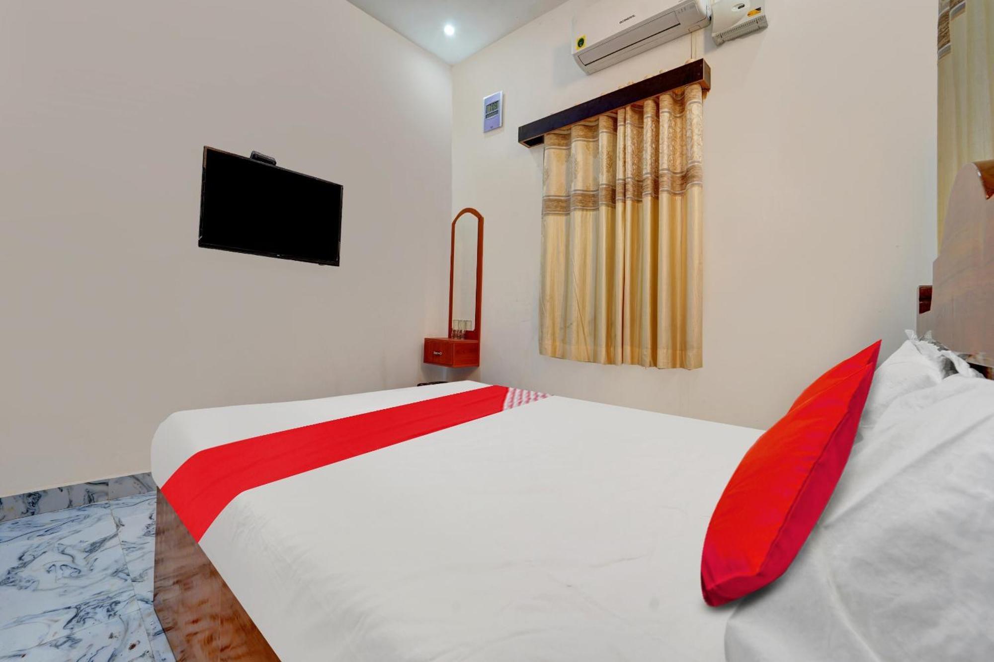 Flagship Sri Kamatchi Hotel & Rooms Мадурай Екстериор снимка